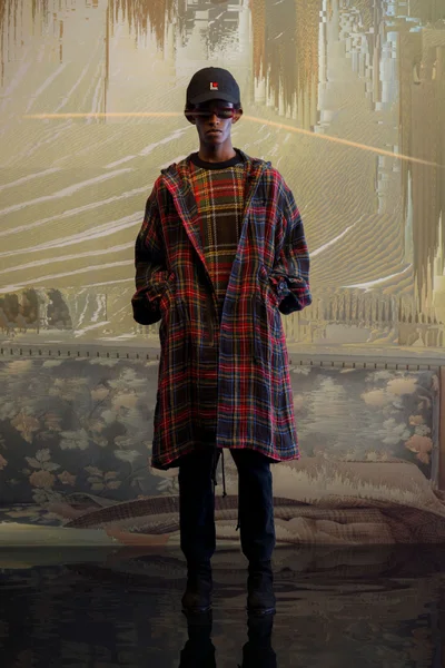 Look 13